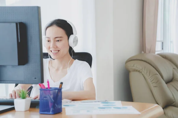 Zakenvrouw Ondernemer Werken Computer Van Thuis Uit Werkruimte — Stockfoto