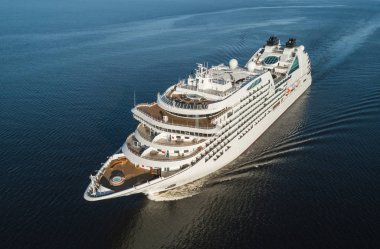 Yelkenli Cuise Denizde yelken açıyor