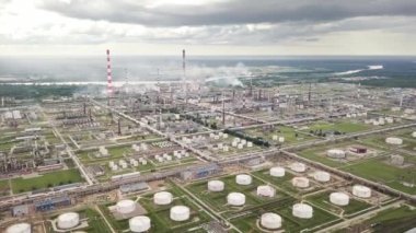 Petrol rafinerisi, havadan görünümü