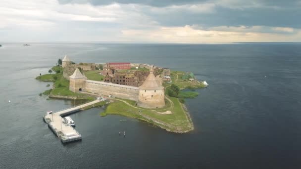 Вид с воздуха на крепость Орешек — стоковое видео