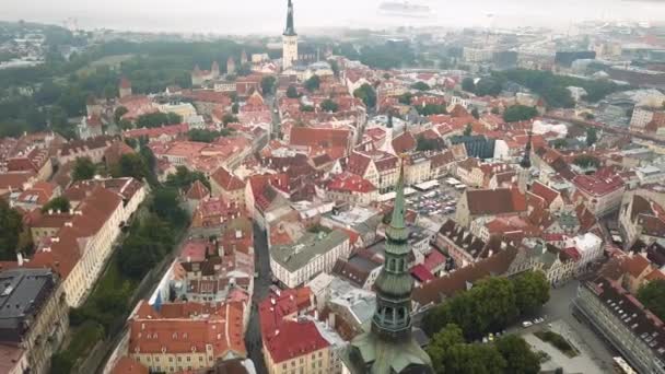Vista aérea da cidade de Tallin — Vídeo de Stock
