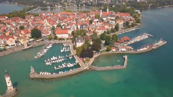 Luchtfoto van Lindau — Stockvideo