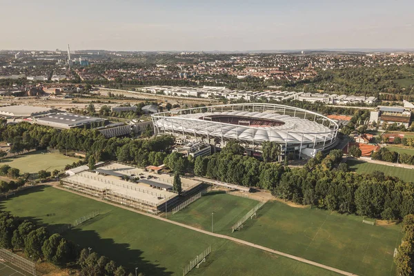Stuttgart Mercedes-Benz Arena Stadı havadan görünümü