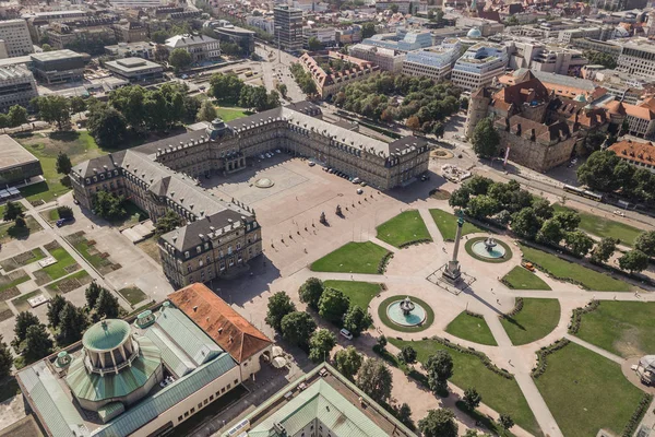 Schlossplatz havadan görünümü