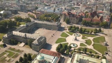Schlossplatz havadan görünümü