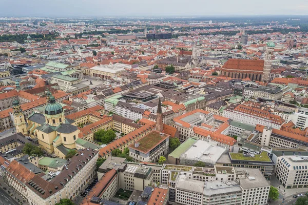 Полет над Мюнхеном — стоковое фото
