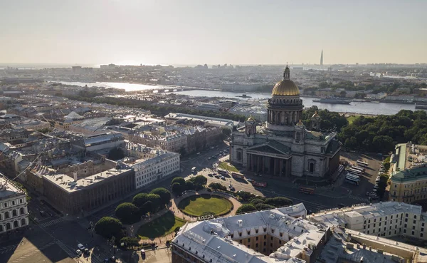 St. Isaac Cathedral in Saint-Petersburg — Stock Photo, Image