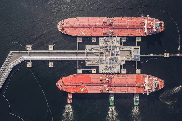 Petroleros en puerto — Foto de Stock