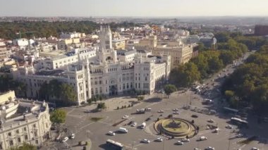 Madrid Belediye Binası ve Plaza de Cibeles