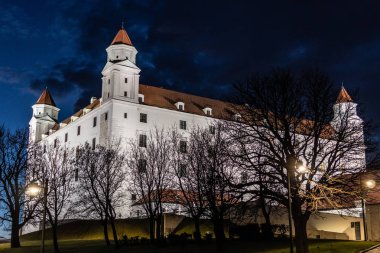 Bratislava castle, gece