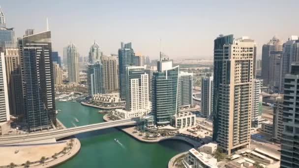 Vista aérea del distrito de Dubai Marina — Vídeo de stock