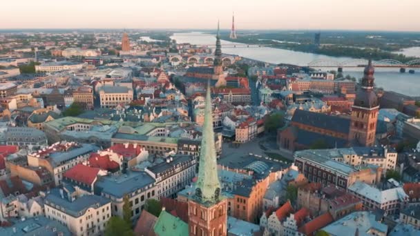 Vista aérea de Riga antes del atardecer — Vídeos de Stock