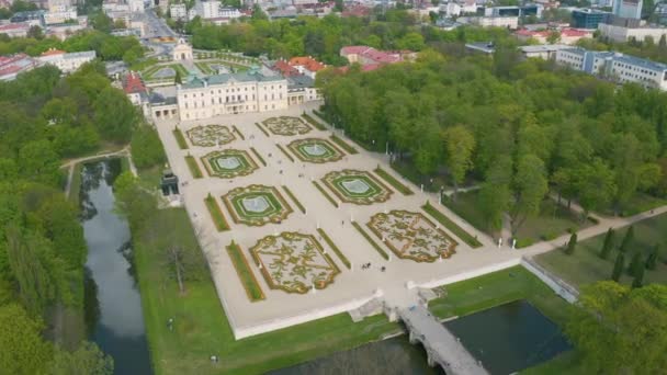 Вид с воздуха на Браницкий дворец в Белостоке — стоковое видео
