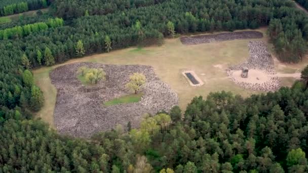 Memorial en el campo de exterminio de Treblinka — Vídeo de stock