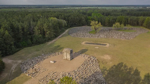 Treblinka imha kampında anma töreni.