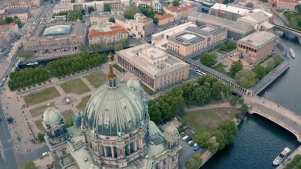 Catedral de Berlín y Museo de Altes — Vídeo de stock