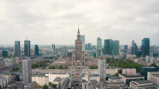 Flygvy över Warszawa centrum — Stockvideo