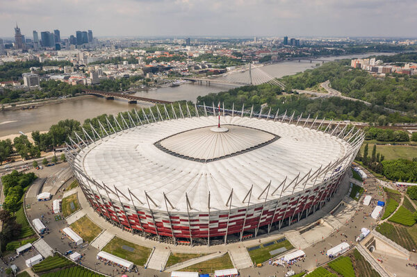 Вид с высоты птичьего полета на стадион "Народный" в Варшаве
