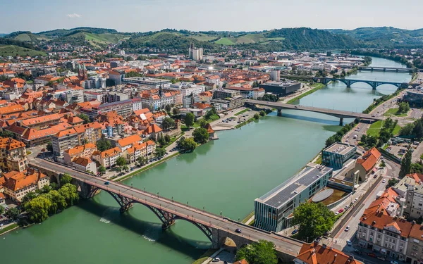 Maribor und seine Brücken über die Drau — Stockfoto