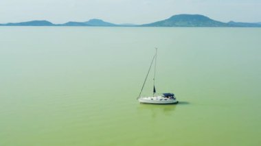 Macaristan'da Balaton Gölü'nde Yat