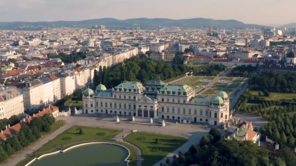 Letecký pohled na Belvederovu palác — Stock video