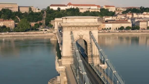Kedjebron över Donau i Budapest — Stockvideo
