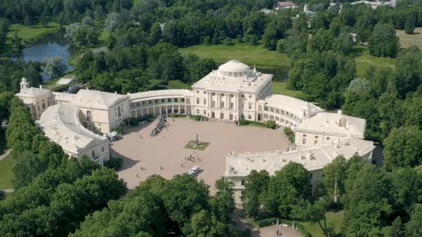 Pavlovskiy Sarayı'nın havadan görünümü — Stok video