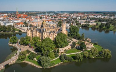 Schwerin Kalesi'nin havadan görünümü