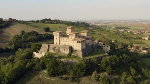 Burg von torrechiara — Stockvideo