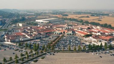Serravalle Tasarımcı Outlet