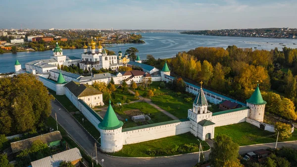 Kostroma 'daki Ipatiev Manastırı