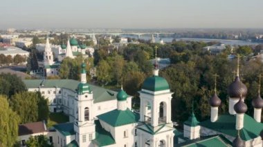 Yaroslavl 'daki Ortodoks Kilisesi' nin Kubbeleri