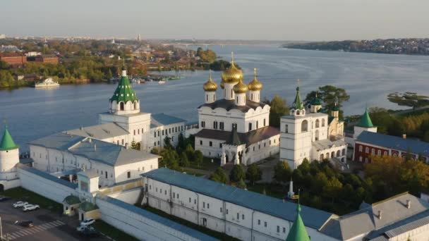 Monasterio de Ipatiev en Kostroma — Vídeo de stock