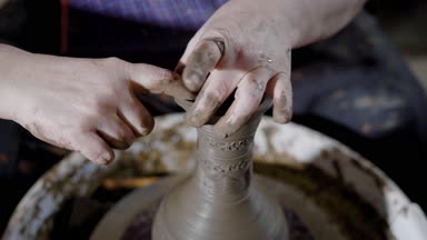 Kırpma yetenekli elleri esnaf zanaat Studio potters direksiyona toprak oluşturma