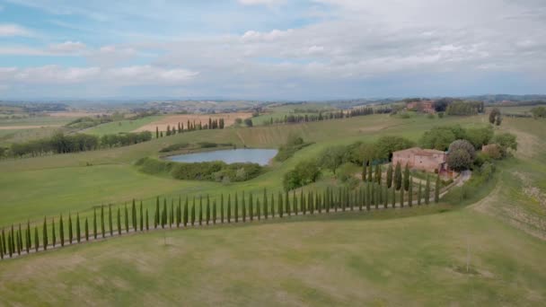 Tiro no olho de pássaro. Bela natureza da Toscana . — Vídeo de Stock