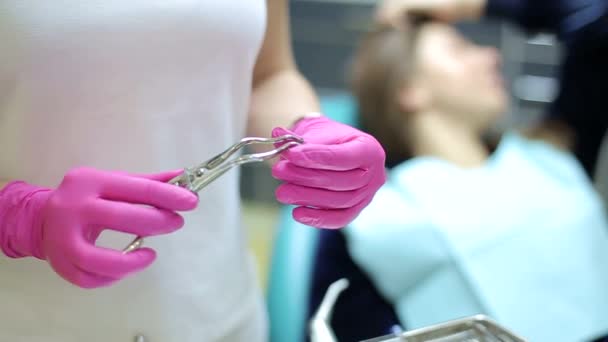 Dentista Che Prepara Fare Iniezione Siringa Trattamento Dei Denti — Video Stock