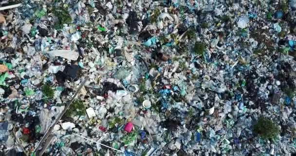 Műanyag Hegyekben Hegyi Szemét Nagy Szemétkupac Lepusztult Szemét Büdös Mérgező — Stock videók
