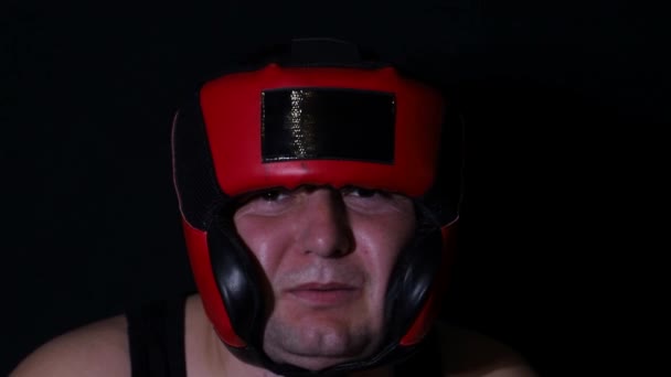 Bataille perdue. Le boxeur a reçu un KO . — Video