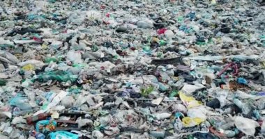 Çevre kirliliği. Çevresel sorun. Çöplüğün üst görüntüsü.