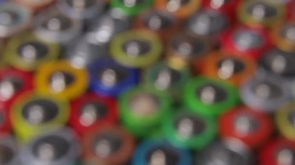 Muitas Baterias Usadas Multicoloridas — Vídeo de Stock
