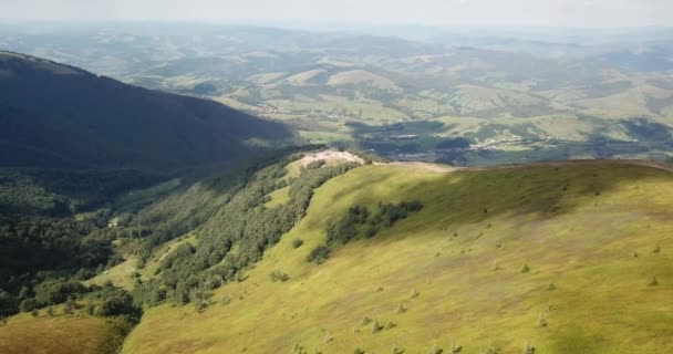 Yazın Karpatlar Dağ Tepeleri Ukrayna Doğal Manzarası — Stok video