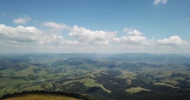 Καρπάθια Καλοκαίρι Εξαιρετικά Απίθανο Ορεινές Κορυφές Καλυμμένες Λευκά Σύννεφα Ουκρανικό — Αρχείο Βίντεο