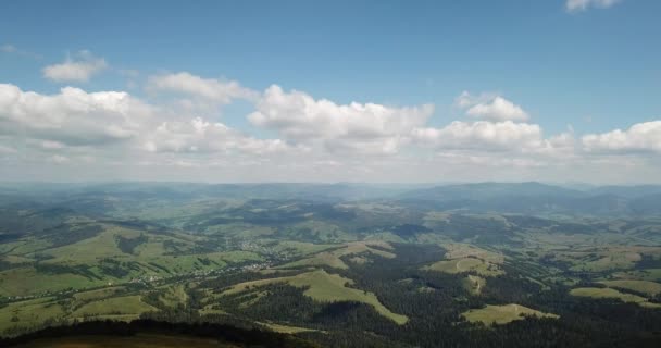 Cárpatos Verão Extremamente Improvável Montanhas Cobertas Nuvens Brancas Paisagem Natural — Vídeo de Stock