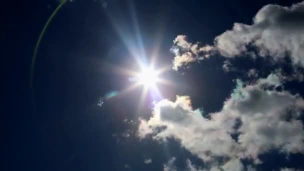 蓝天时间流逝，美丽的云彩空间天气美丽 — 图库视频影像