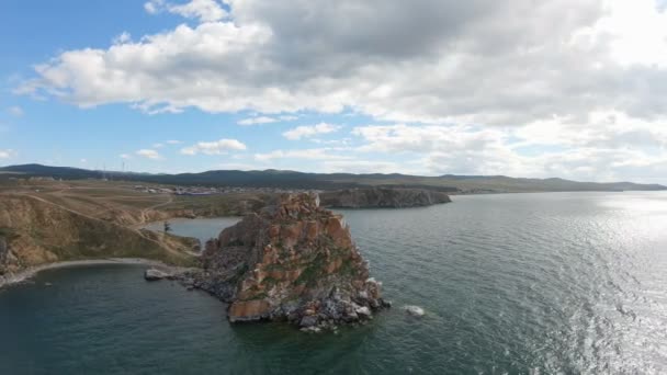 Cape burkhan Lake Baikal Olkhon Island. Aerial shot — Stockvideo