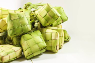 Parlak Arka Gruplama Üzerine Ketupatların Yakın Çekimi