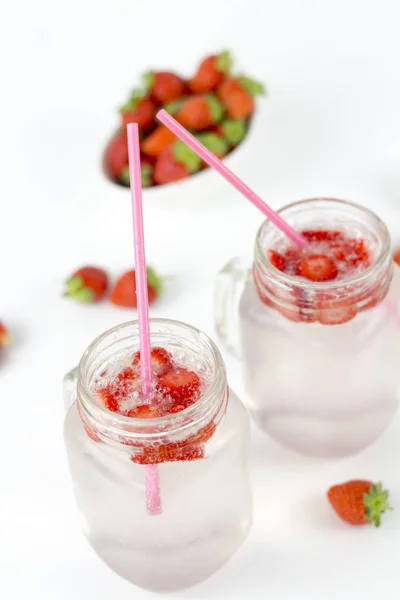 Erfrischendes Gesundes Sommergetränk Für Damen — Stockfoto