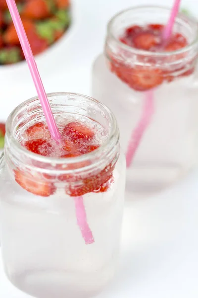 Erfrischendes Gesundes Sommergetränk Für Damen — Stockfoto