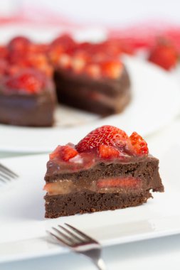 Çilekli çikolatalı kek