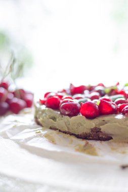Çiğ Sağlıklı Paleo Avokado Limonlu Kek Muz ve Kirazlı